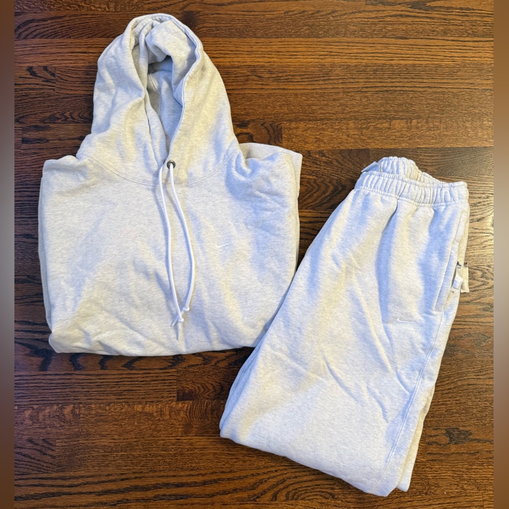 Nike Gray Men's Hoodie and Sweatpants Set